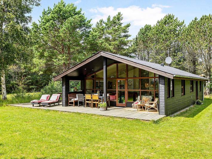 Feriehus for 6 personer, med balkong / terrasse og terrasse, barnevennlig i Jerup