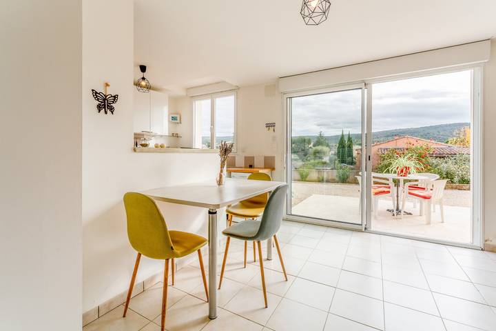 Vakantiehuis 'Gîte du Badassier' met privéterras en wifi in Blauvac, Parc naturel régional du Mont-Ventoux