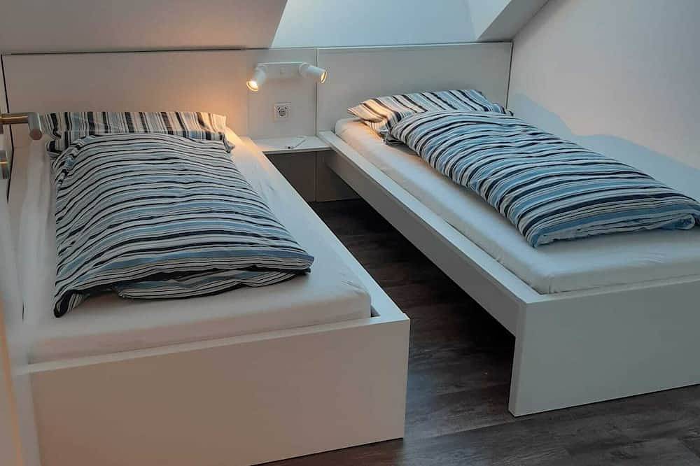 Ganze Wohnung, Schöne Ferienwohnung Zum kleinen Leuchtturm im Gulfhof Pilsum in Pilsum, Krummhörn