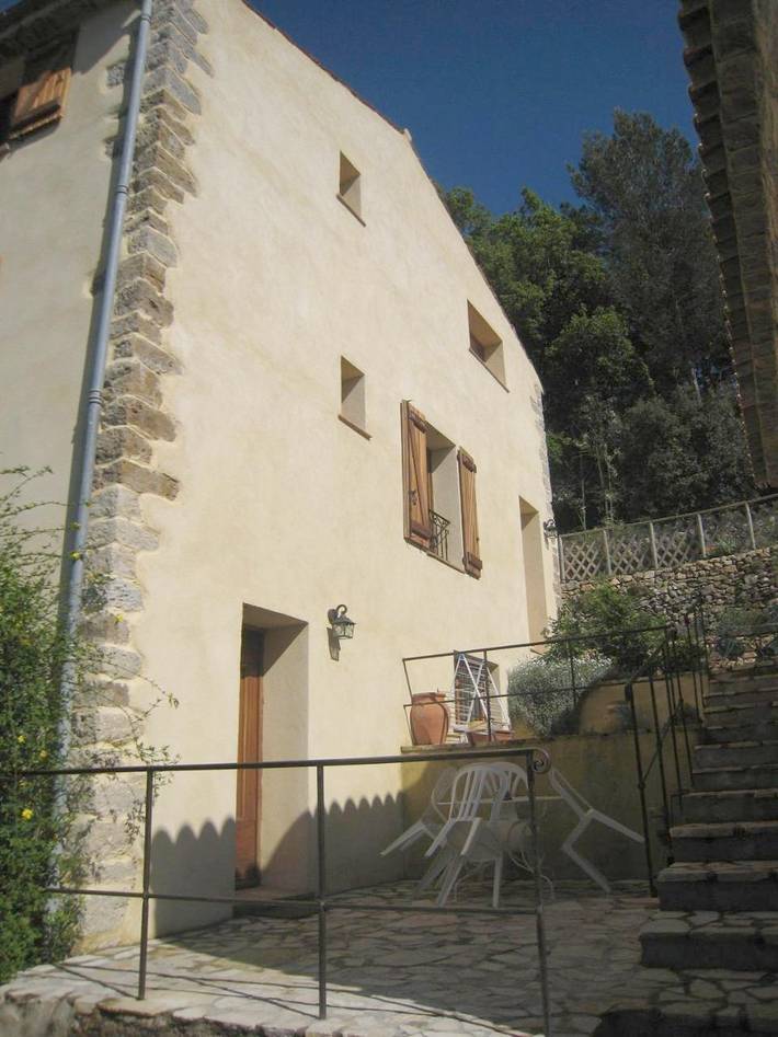 Gîte pour 4 personnes, avec terrasse et vue ainsi que vue sur le lac et jardin, animaux acceptés dans Lac de Saint-Cassien - 4