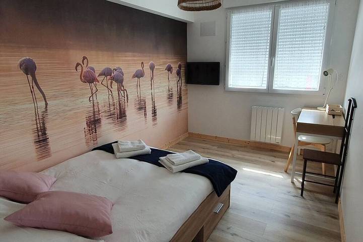 Casa para 12 con piscina climatizada y terraza al lado del río en La Flèche, cerca del zoo in La Flèche, Sarthe
