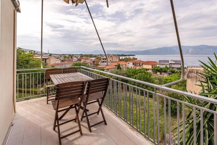 Gîte pour 2 personnes, avec balcon ainsi que vue et jardin dans Selianitika - 3