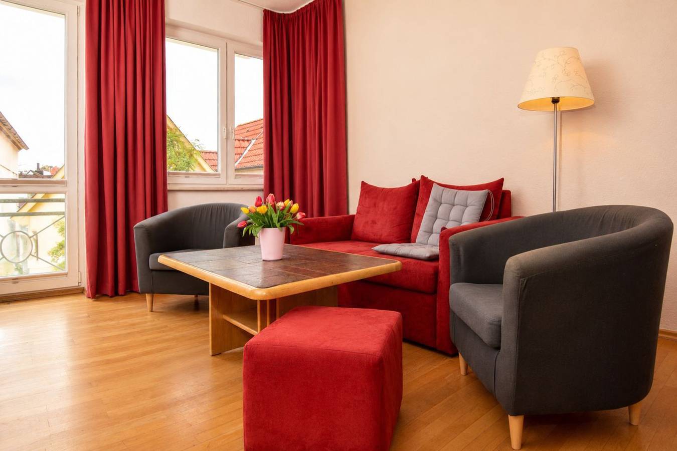 Cały apartament, Komfortable Ferienwohnung mit Balkon und Tg Platz in Warnemünde Strand, Rostock
