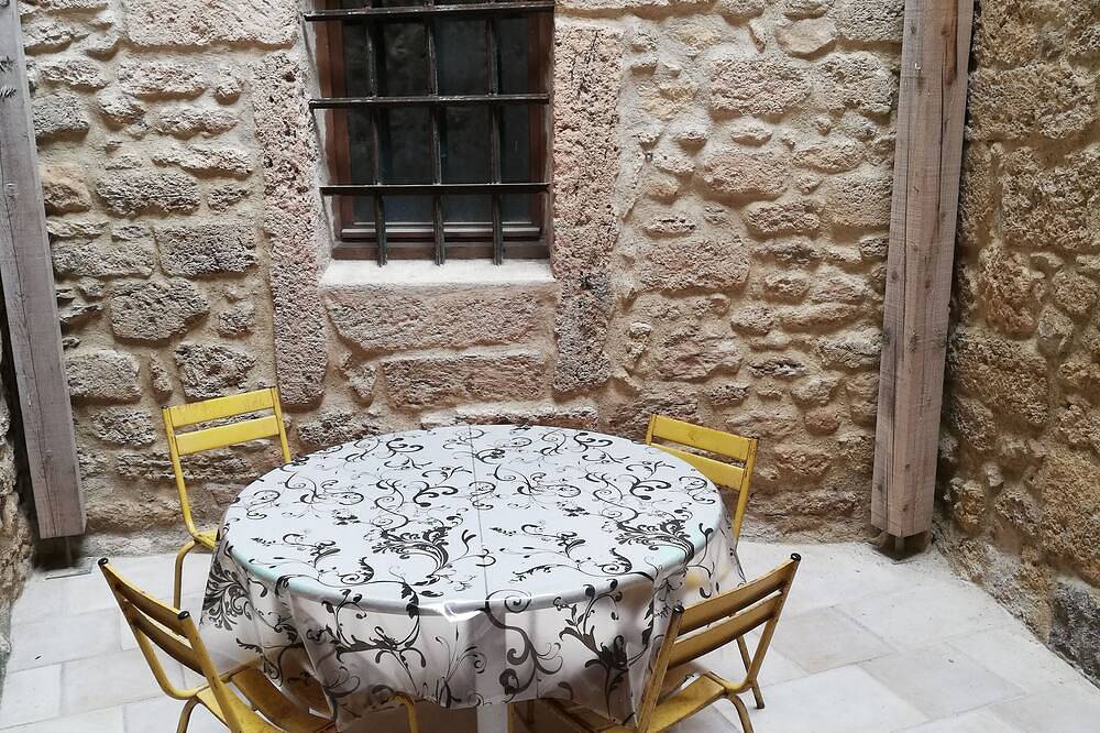 Entire apartment, Apartment in Loupian, Côte d'Améthyste