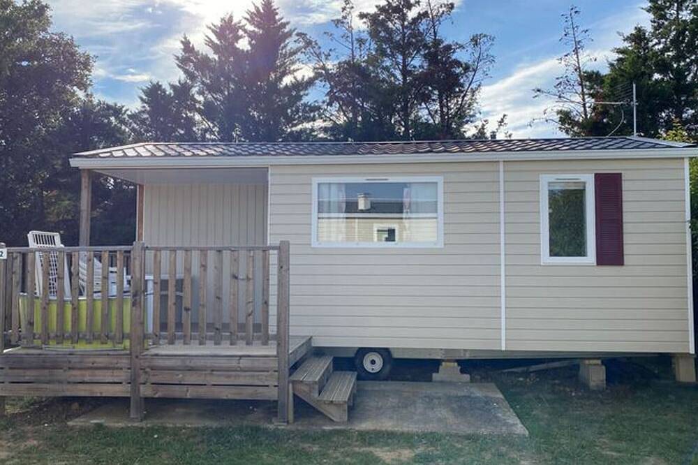 Mobil-home confortable avec terrasse pour 4 personnes in Le Boulou, Région de Céret
