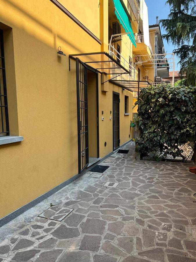 Double or Twin Room with Private Bathroom in Bologne, Province de Bologne