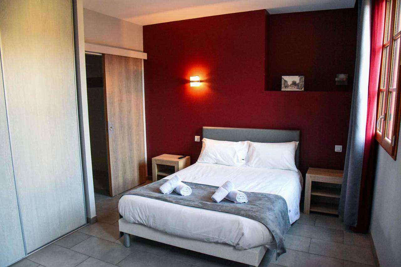 Twin Room in Mazères, Ariège