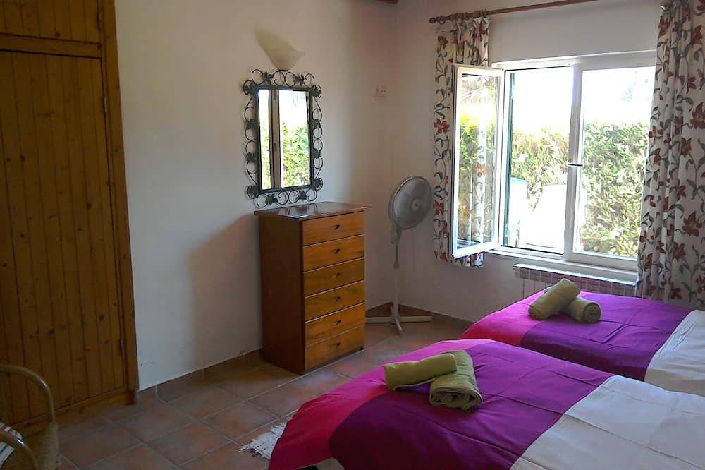 Villa mit privatem Pool und Blick auf den Naturpark in Arrifana, Aljezur