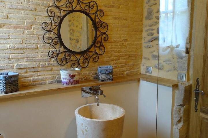 Gîte pour 19 personnes, avec jacuzzi et jardin à Saint-Laurent-des-Arbres - 4