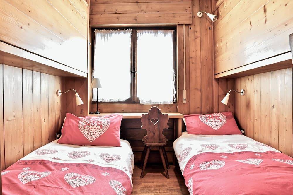 Entire apartment, Beautiful 3 bedroom flat in Cortina with car park in Cortina d'Ampezzo, Dolomiti Superski
