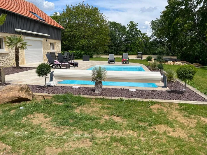 Casa de vacaciones para 14 personas, con piscina además de terraza y jacuzzi - 1