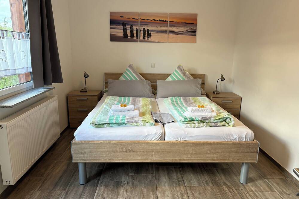 Ferienhaus \"Taunusblick\" - Schlafzimmer, Wohnzimmer, Küche, Bad - Nähe Koblenz in Lahnstein, Mittelrhein