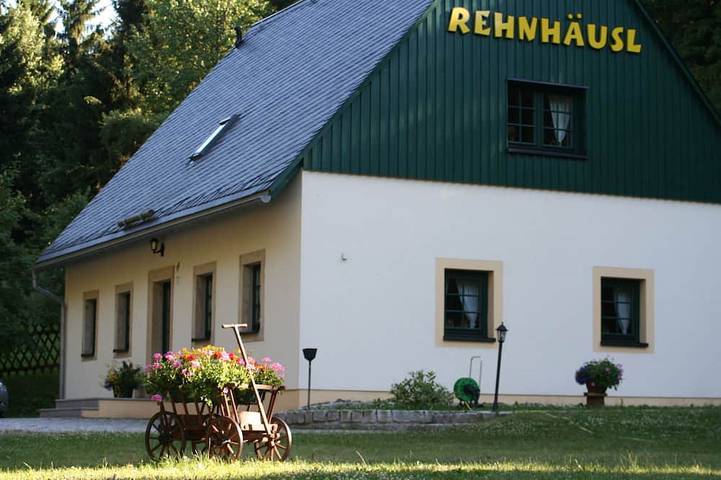 Ferienhaus für 17 Personen, mit Sauna und Garten - 1