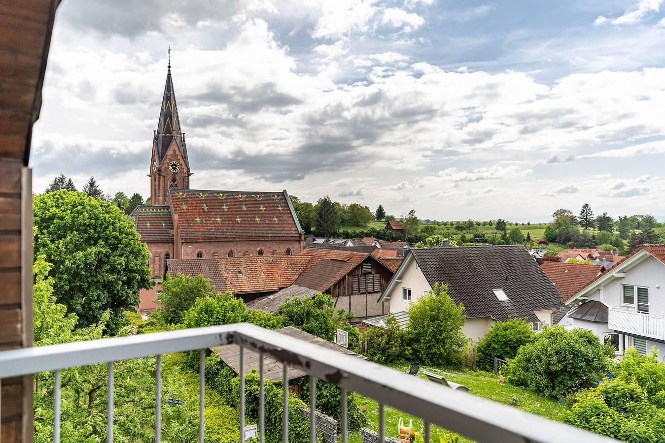 Ganze Wohnung, Ferienwohnung "Marlene" mit Bergblick, Privatem Balkon und Wlan in Friesenheim, Mittlerer Schwarzwald