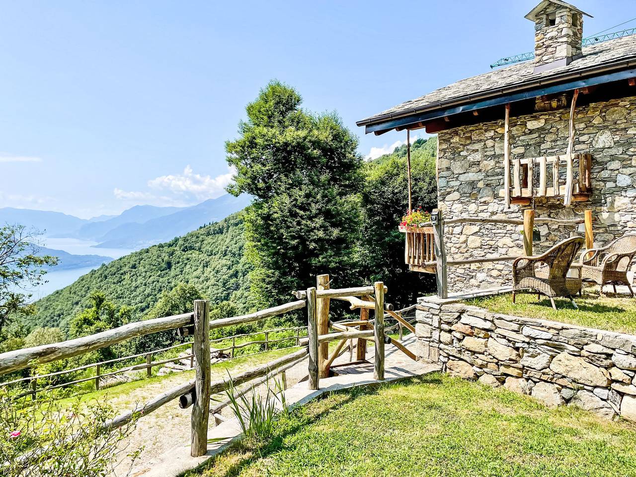 Baita Mirtillo in Comune di Sorico, Valtellina