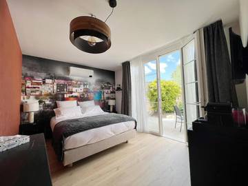 Maison d’hôte pour 2 personnes, avec piscine et jardin ainsi que terrasse et vue, animaux acceptés à Saint-Mard