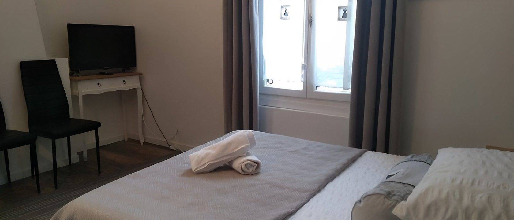 Chambres d'hôtes La Maison de Ville Espace Vivence - Chambre 1 in Magny-en-Vexin, Parc naturel régional du Vexin Français