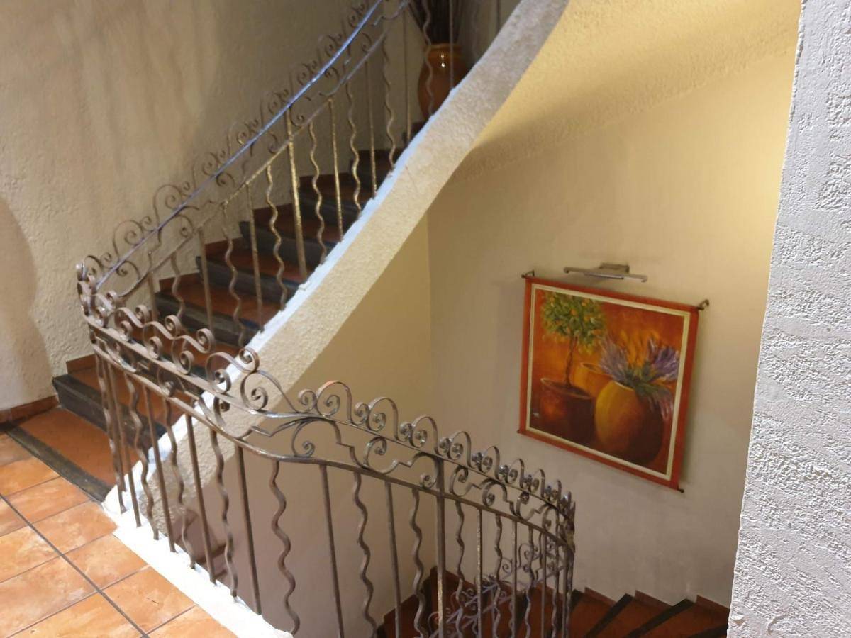 Classic room in Toulon, Côte méditerranéenne (France)