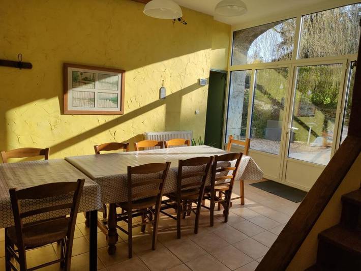 Location de vacances pour 2 personnes, avec terrasse ainsi que vue et jardin à Dennevy - 2
