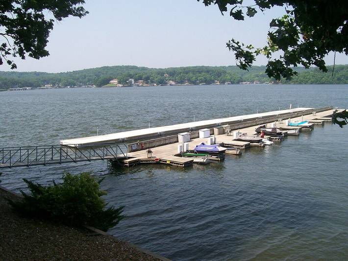 Holiday rental for 2 people, with terrace and pool in Lake of the Ozarks