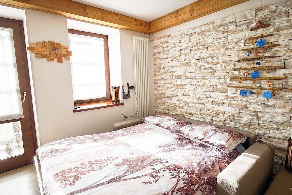 Ganze Wohnung, Two-Room Apartment In The Heart Of The Fiemme Valley. in Panchià, Dolomiti Superski