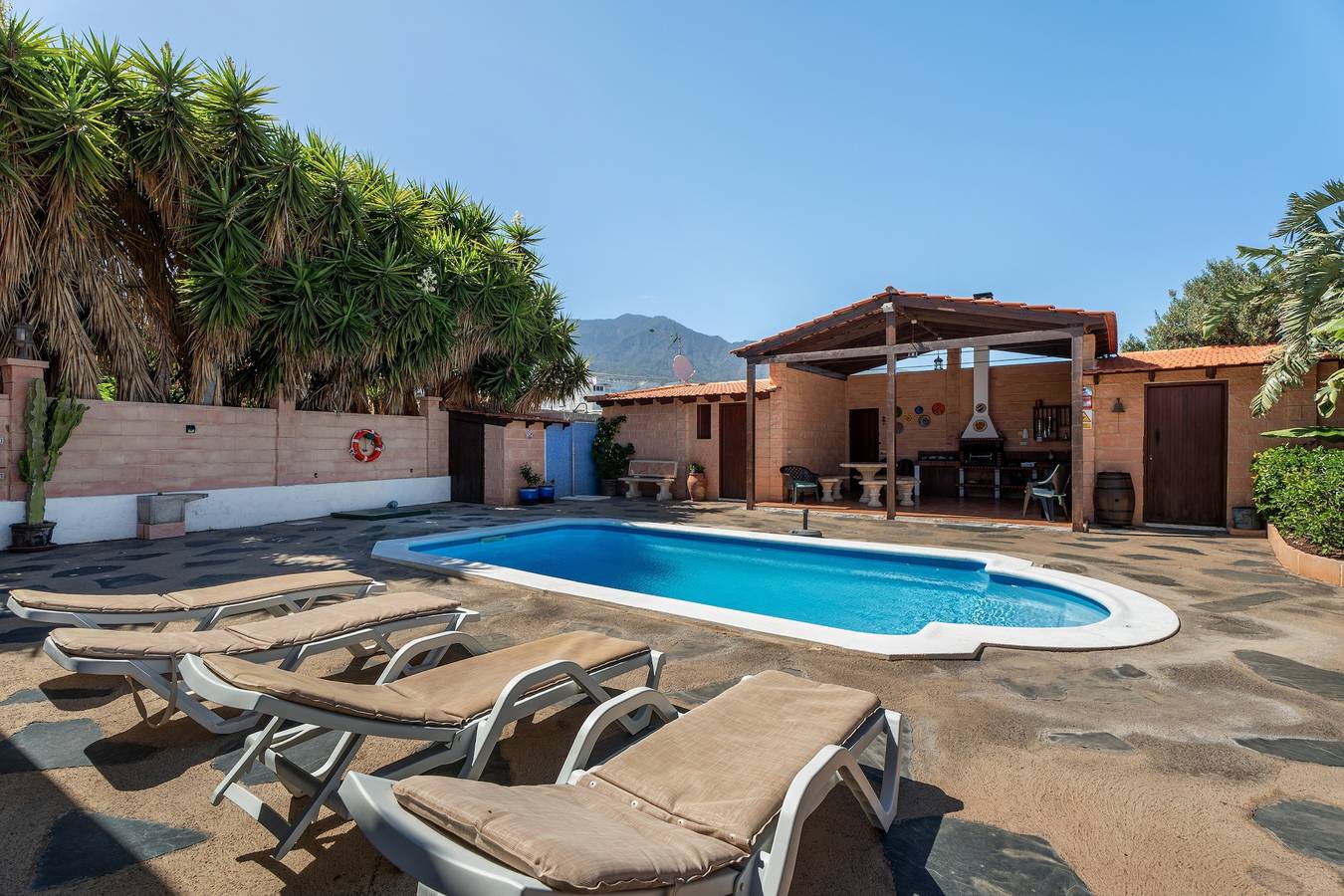 Vacation Home "La Molineta" with Mountain View, Pool, Garden, Terrace & Wi-Fi in La Hidalga, Arafo region