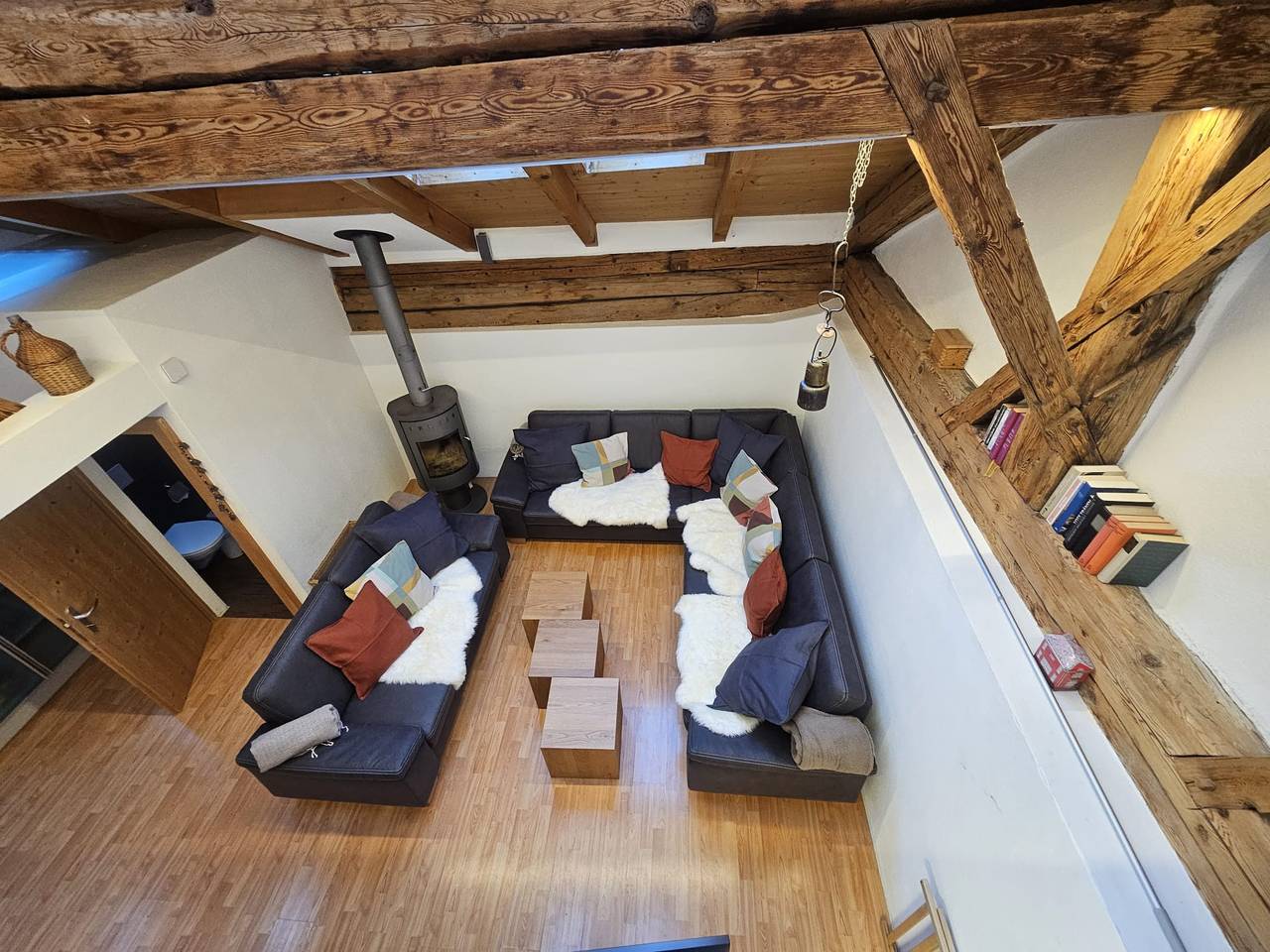 Chasa Mayer: Zentrale 5 ½-Zimmerwohnung im historischen Dorfkern Scuol Sura in Scuol, Unterengadin