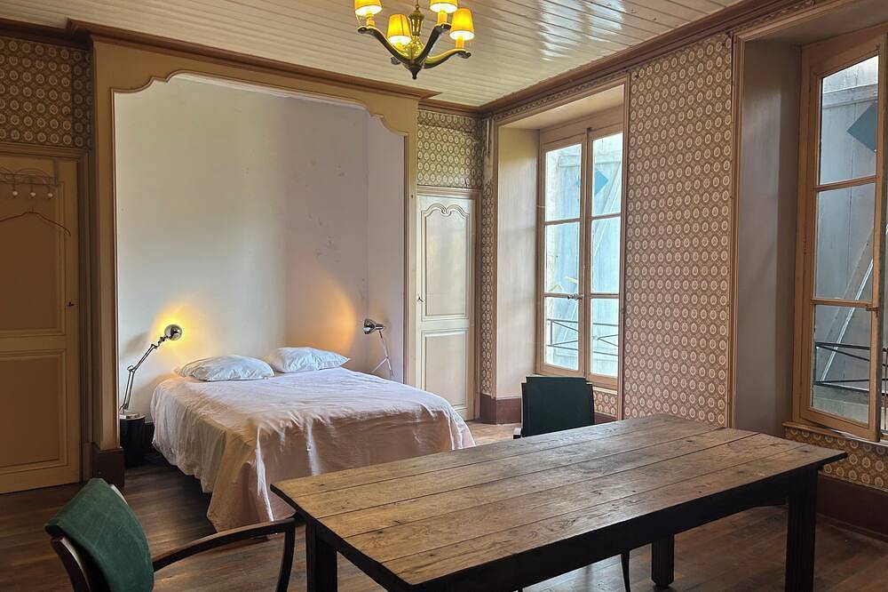 Chateau D'Aigremont Detached wing 5 bedrooms 4 bathrooms living room kitchen park... in Pisseloup, Haute-Marne