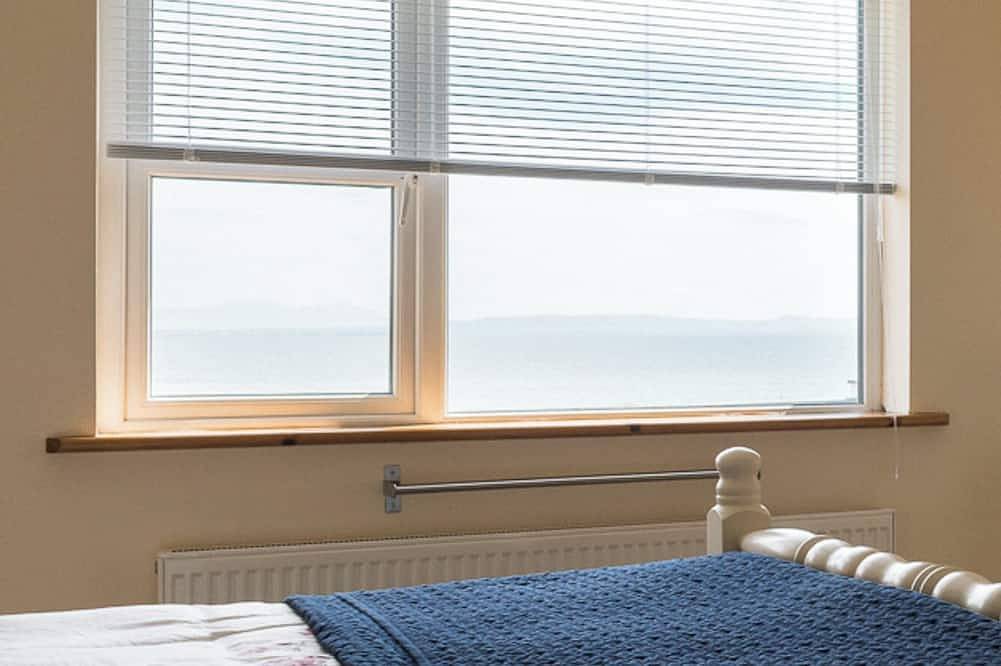 The Neighbours - Loop Head Holiday Homes. A stone throw away from the ocean. in County Clare