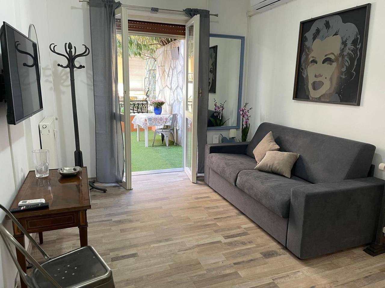 Entire apartment, Apartment 'Lally's Nest' with Private Terrace, Wi-Fi and Air Conditioning in Rapallo (City), Rapallo