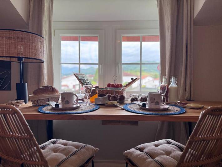 Gîte pour 2 personnes, avec jardin ainsi que piscine et vue à Çaro - 4