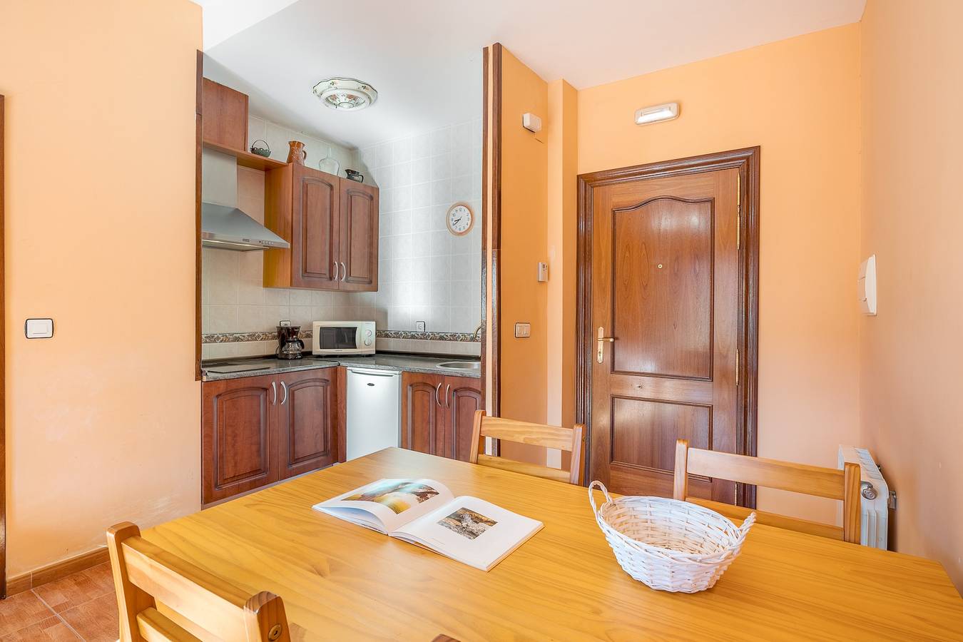 Apartamento entero, Apartamento 'Apartamento De 1 A 2 Personas' con balcón y Wi-Fi in Entorno de Sierra Nevada, Güejar Sierra