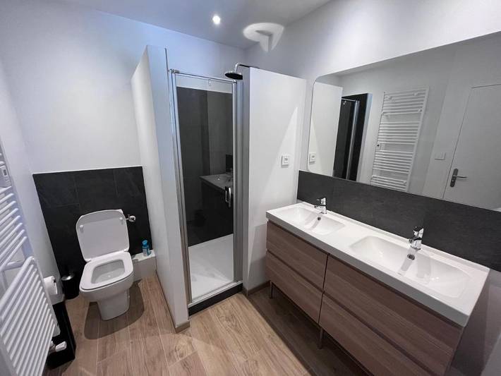 Location de vacances pour 5 personnes, avec vue ainsi que jardin et terrasse à Les Vigneaux - 3