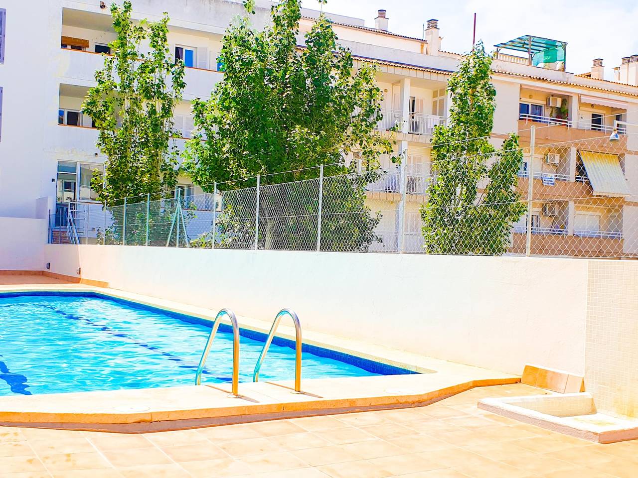 Entire holiday apartment, Beautiful apartment renovated with wifi and A/C in Port de Pollença, Pollença