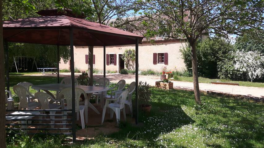 Gîte pour 15 personnes, avec jardin