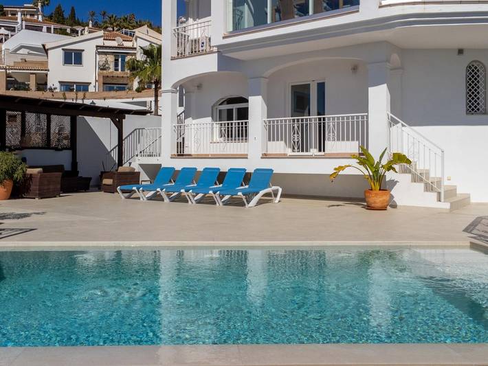 Location de vacances pour 8 personnes, avec jardin ainsi que vue sur l’océan et piscine à Salobreña - 2