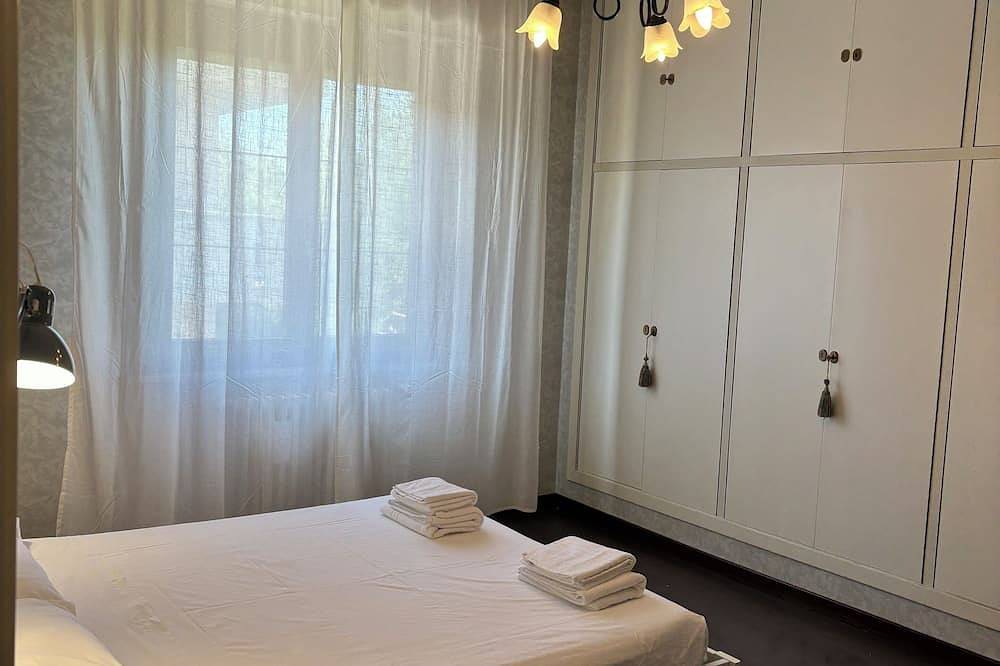 Entire apartment, Featuring sea and mountain views, a spacious apartment with Air Condition + Wifi in Potenza Picena, Adriatic Coast Marken