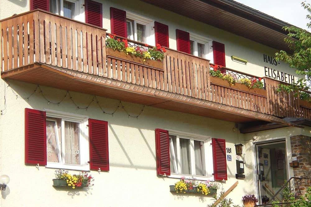 Ganze Wohnung, Ferienwohnung Sarstein 1 - Ferienwohnungen  Haus Elisabeth in Bad Goisern am Hallstättersee, Totes Gebirge