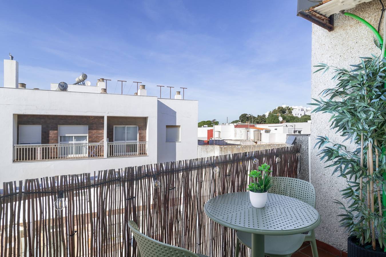 Estudio entero, Estudio 'San Mateo Loft' con piscina comunitaria, Wi-Fi y aire acondicionado in Playa de Los Lances, Tarifa