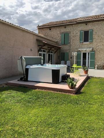 Chambre d’hôte pour 2 personnes, avec jacuzzi et jardin à Robion