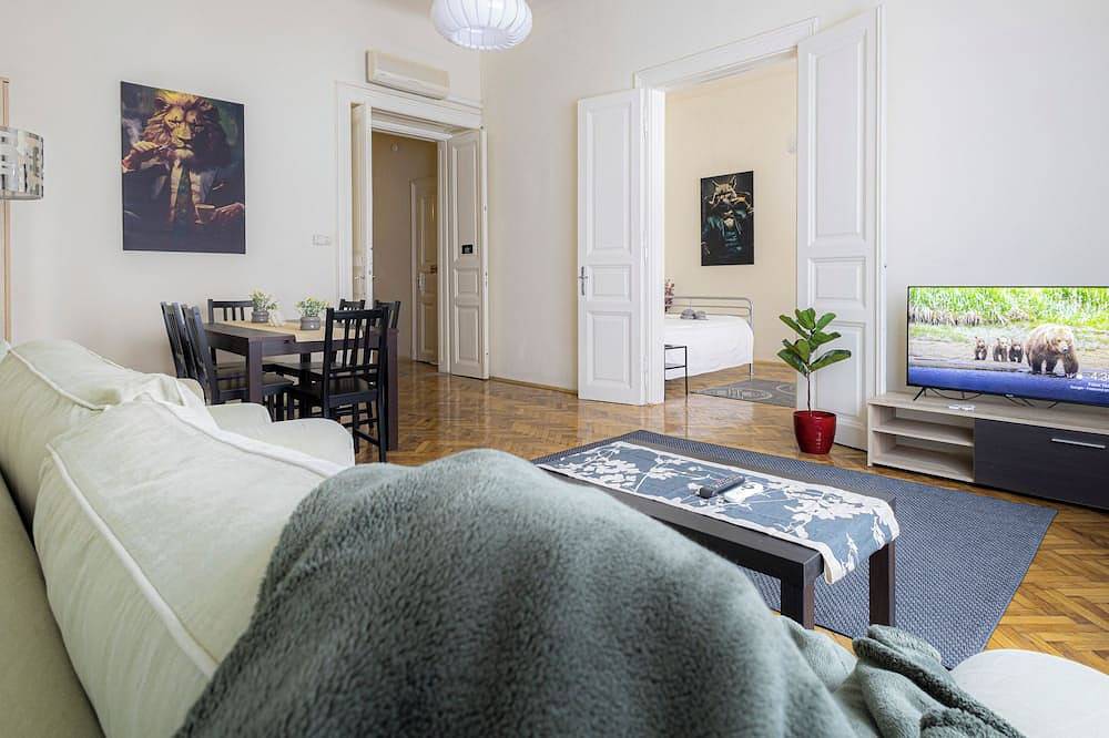 Entire apartment, Imct - Gentleman Apartment Budapest in Budapest, Central Hungary