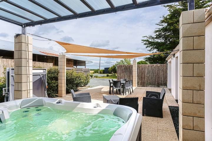 Gîte pour 5 personnes, avec Jacuzzi et Jardin