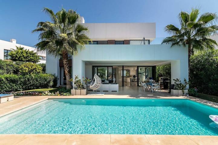 Finca for 10 people, with balcony and pool as well as garden and hot tub, with pets in El Paraíso