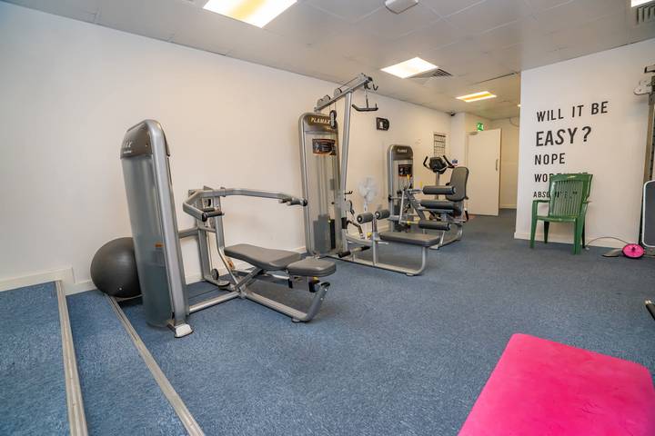 Entire holiday apartment, Lovely Modern Central Coventry Budget Studio in Coventry, Birmingham Area