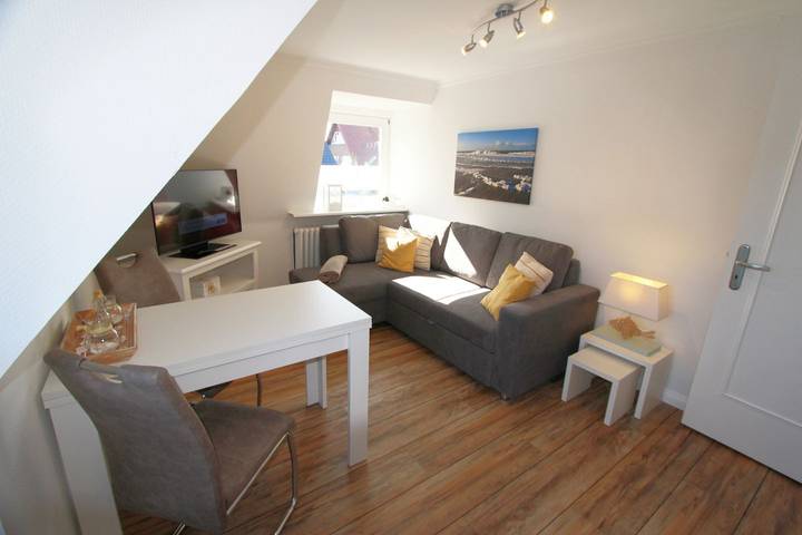 Ferienwohnung für 2 Personen, mit Balkon in Wenningstedt - 2