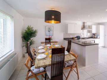 Glamping for 10 People in Oxfordshire, South East England, Photo 2