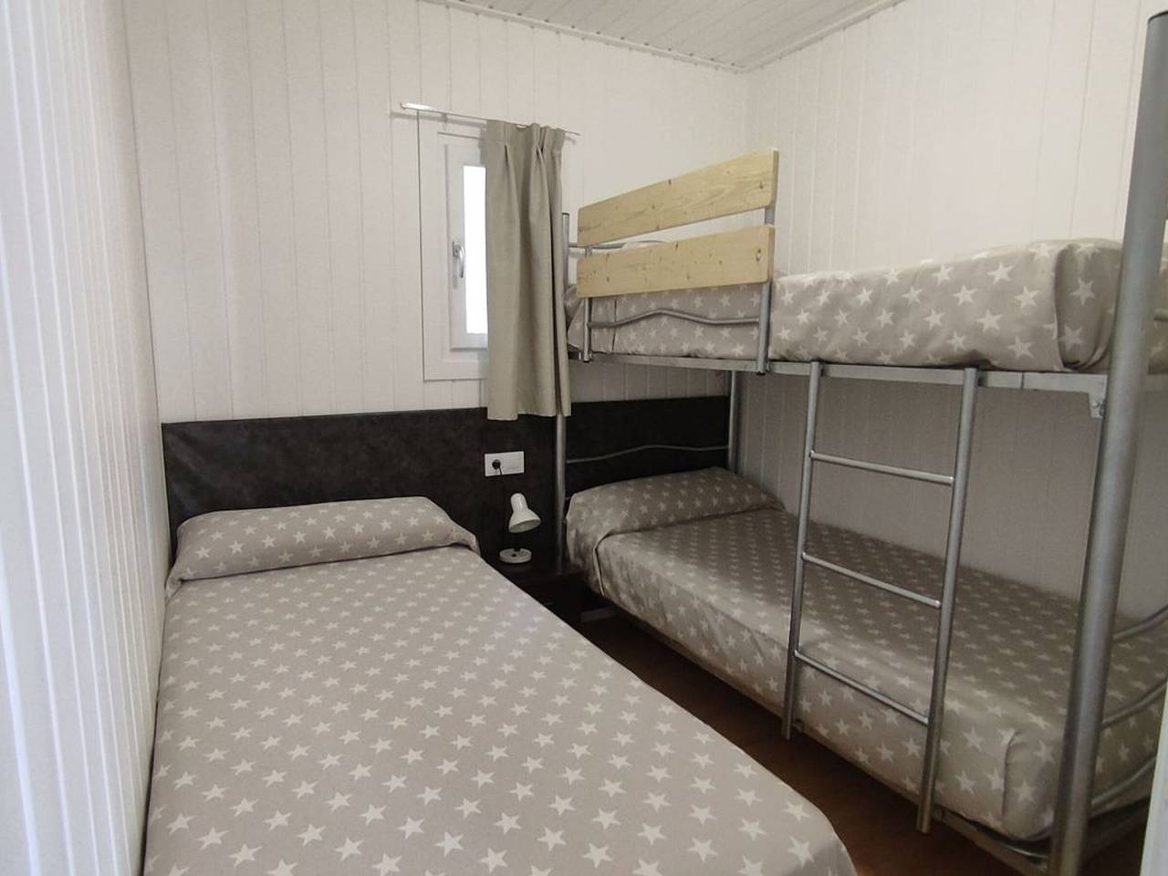 Cabane charmante avec clim - 2 pers. in Guardamar del Segura, Costa Blanca