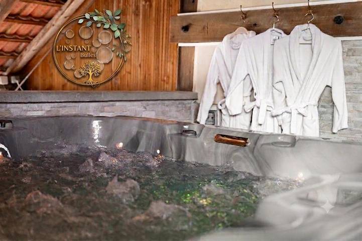 Gîte pour 6 personnes, avec Jacuzzi ainsi que Terrasse et Sauna dans Novillard