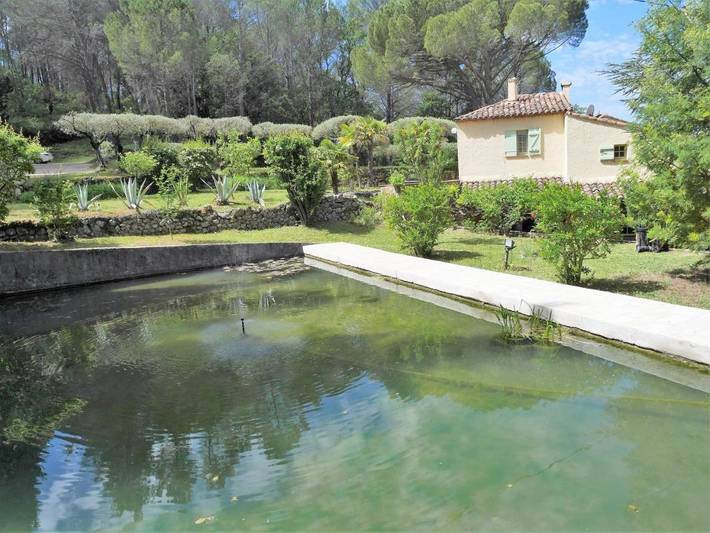 Location de vacances pour 2 personnes, avec piscine et jardin à Salernes - 3