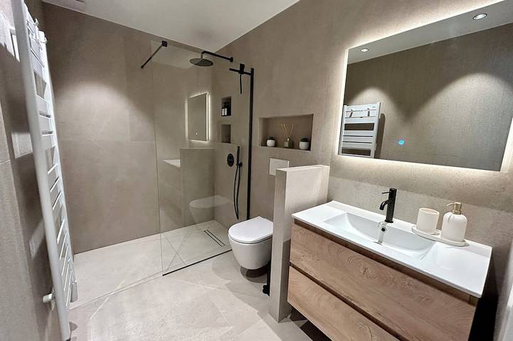 Ganze Wohnung, Charming apartment with terrace, village on foot in Valbonne, Mittelmeerküste (Frankreich)